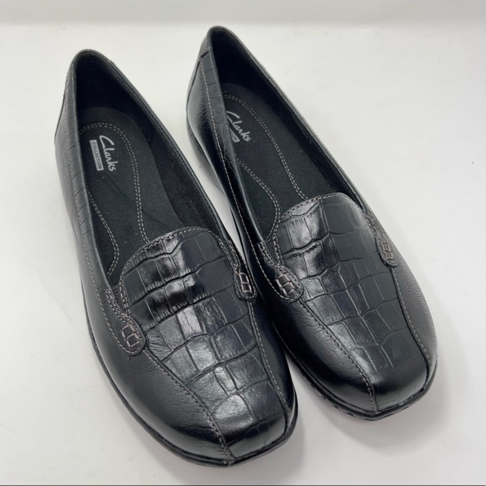 Clarks Croco Embossed Bayou Slip-on Loafer - 7.5W (Black)